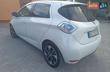 Хэтчбек Renault Zoe 2017 в 