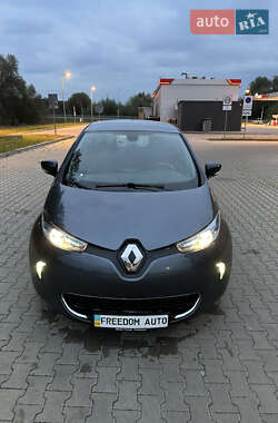 Хэтчбек Renault Zoe 2016 в 
