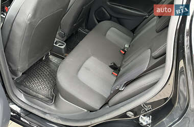 Хэтчбек Renault Zoe 2016 в 