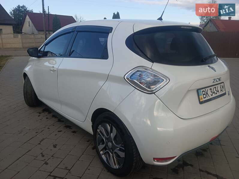 Хетчбек Renault Zoe 2015 в Острозі