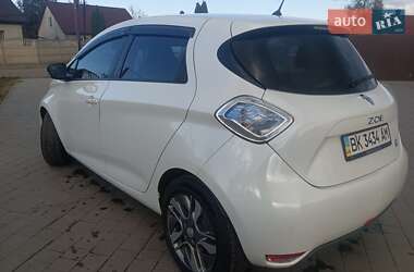 Хетчбек Renault Zoe 2015 в 