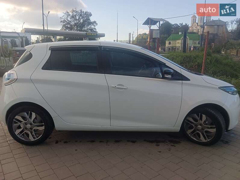 Хетчбек Renault Zoe 2015 в Острозі