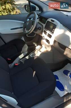 Хэтчбек Renault Zoe 2014 в 