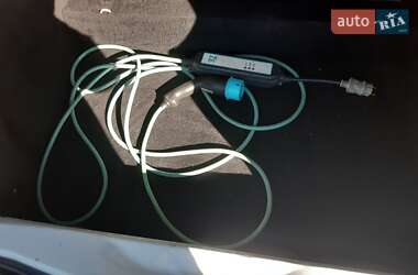 Хэтчбек Renault Zoe 2014 в 