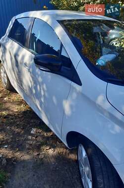 Хэтчбек Renault Zoe 2014 в 