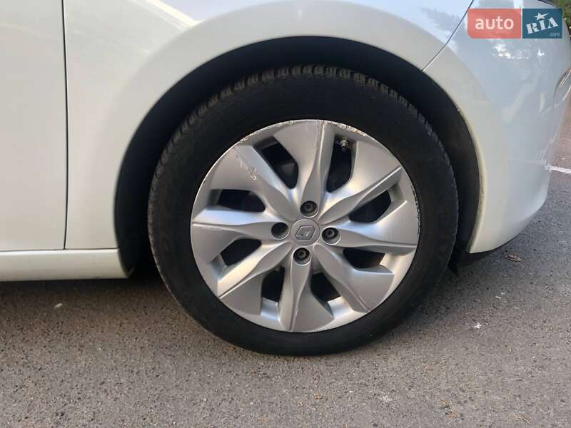 Хетчбек Renault Zoe 2013 в Рівному