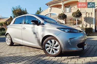 Хэтчбек Renault Zoe 2015 в 