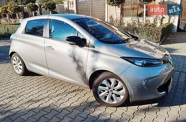 Хэтчбек Renault Zoe 2015 в 