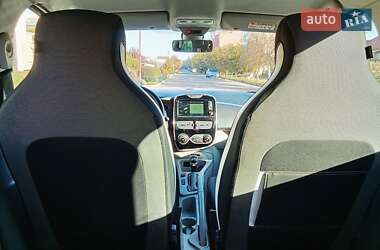Хэтчбек Renault Zoe 2015 в 