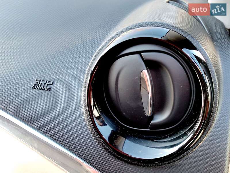 Хэтчбек Renault Zoe 2015 в Одессе фото 29 Хэтчбек Renault Zoe 2015 в Одессе