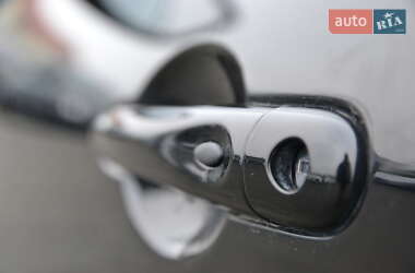 Хэтчбек Renault Zoe 2016 в 