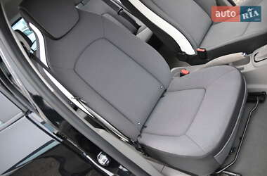 Хэтчбек Renault Zoe 2016 в 
