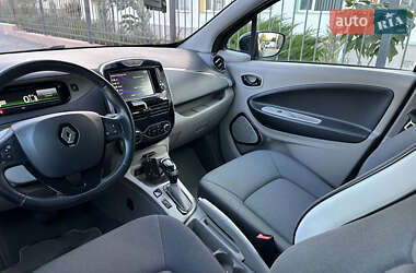 Хэтчбек Renault Zoe 2015 в 