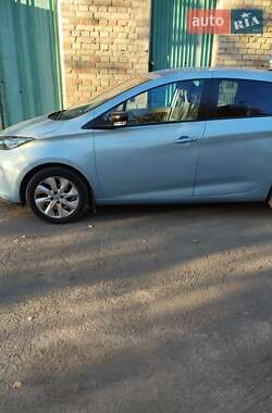 Хэтчбек Renault Zoe 2015 в 
