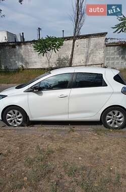 Хетчбек Renault Zoe 2015 в 