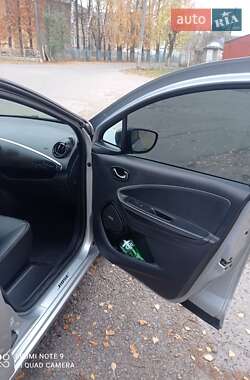 Хэтчбек Renault Zoe 2019 в 