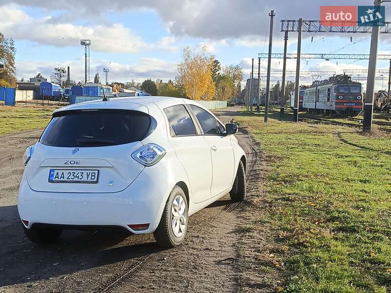Хэтчбек Renault Zoe 2015 в Киеве