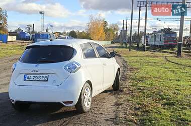 Хэтчбек Renault Zoe 2015 в 