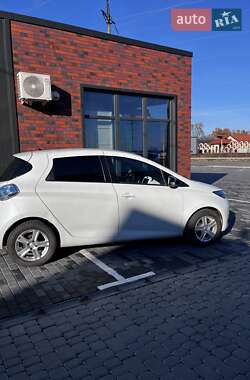 Хэтчбек Renault Zoe 2017 в 