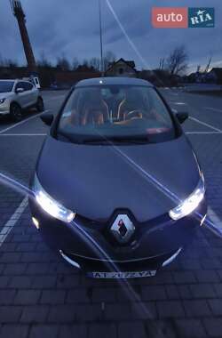 Хэтчбек Renault Zoe 2017 в 