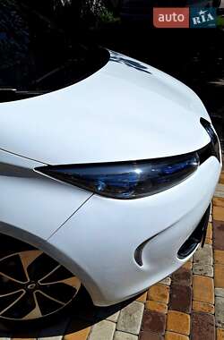 Хэтчбек Renault Zoe 2018 в 