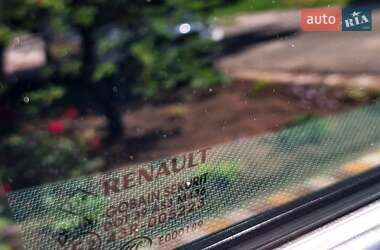 Хэтчбек Renault Zoe 2018 в 