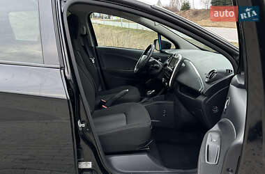 Хэтчбек Renault Zoe 2017 в 