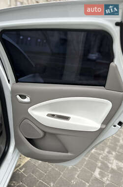 Хэтчбек Renault Zoe 2015 в 