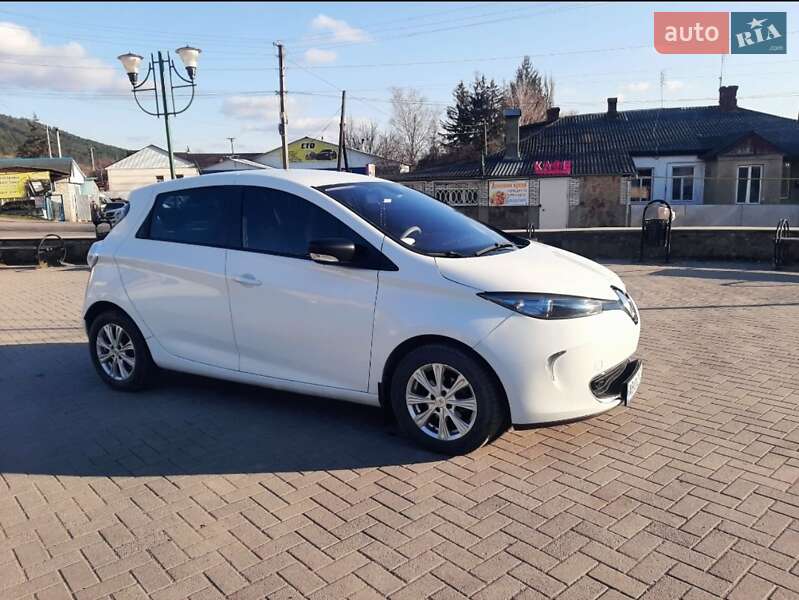 Хэтчбек Renault Zoe 2014 в 