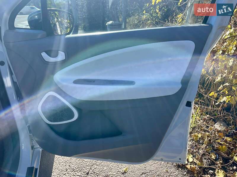 Хэтчбек Renault Zoe 2015 в Кривом Роге