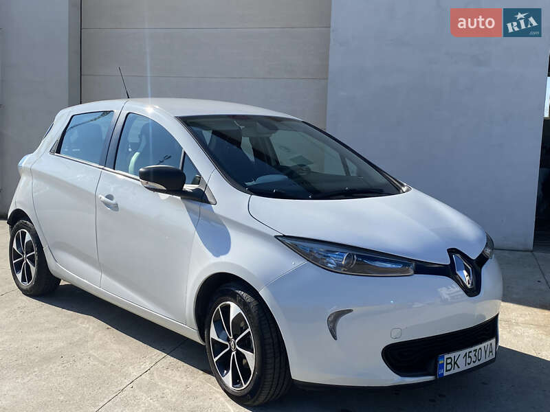 Хетчбек Renault Zoe 2016 в Сарнах