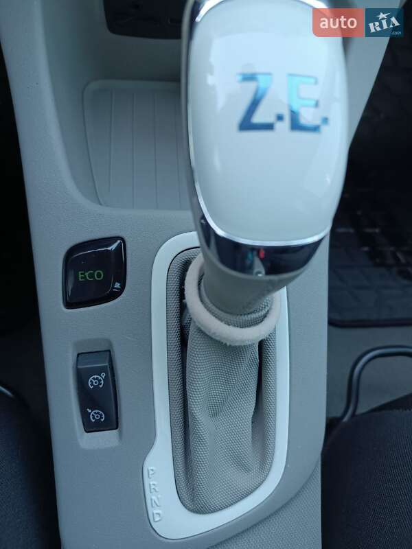 Хэтчбек Renault Zoe 2018 в Луцке фото 27 Хэтчбек Renault Zoe 2018 в Луцке