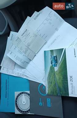 Хэтчбек Renault Zoe 2018 в 