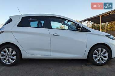 Хэтчбек Renault Zoe 2015 в 