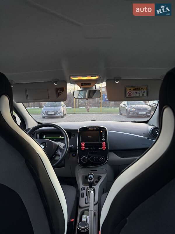 Хэтчбек Renault Zoe 2015 в Львове