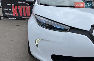 Хэтчбек Renault Zoe 2017 в 
