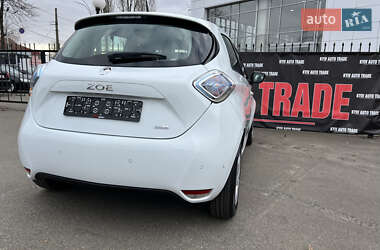 Хэтчбек Renault Zoe 2017 в 