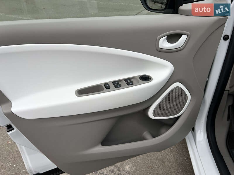 Хетчбек Renault Zoe 2017 в Києві