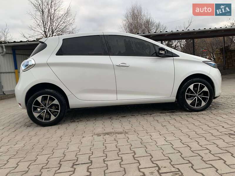 Хэтчбек Renault Zoe 2017 в 