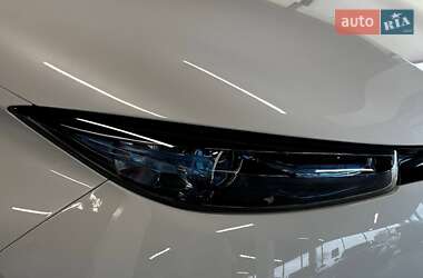 Хэтчбек Renault Zoe 2013 в 