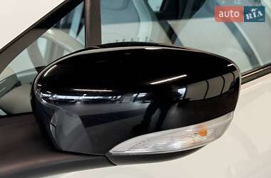 Хэтчбек Renault Zoe 2013 в 