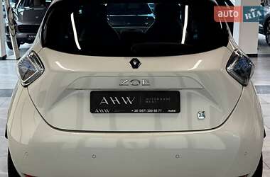 Хэтчбек Renault Zoe 2013 в 