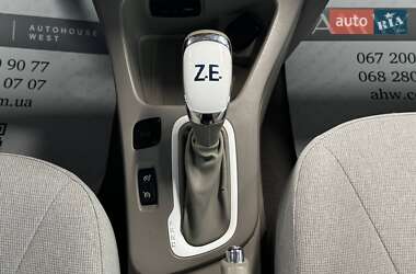 Хэтчбек Renault Zoe 2013 в 