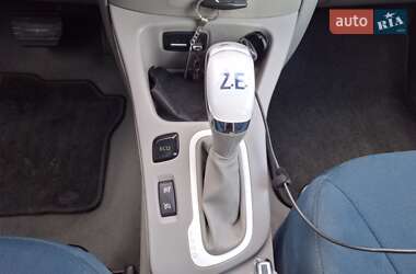 Хэтчбек Renault Zoe 2013 в Калуше