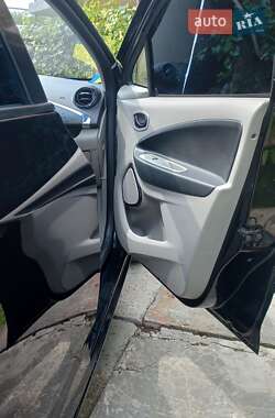 Хэтчбек Renault Zoe 2015 в 