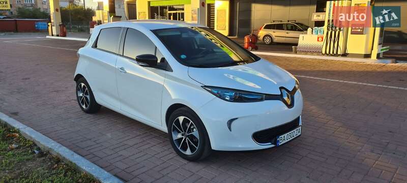Хэтчбек Renault Zoe 2019 в 