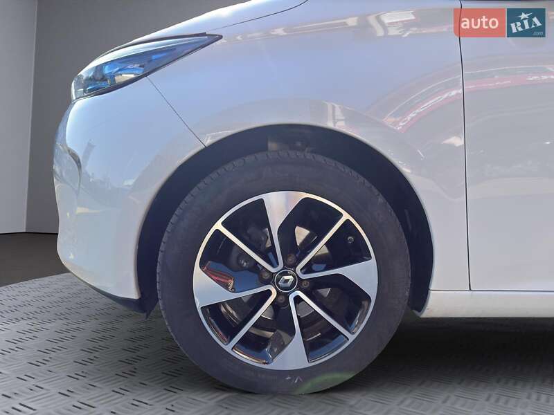 Хэтчбек Renault Zoe 2017 в 