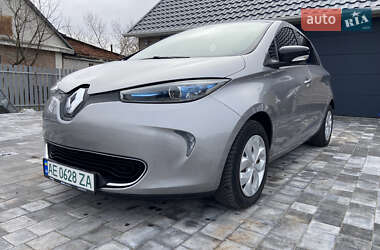 Хэтчбек Renault Zoe 2016 в 