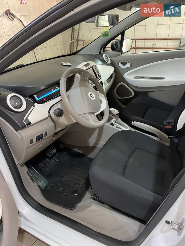 Хэтчбек Renault Zoe 2016 в Черкассах фото 5 Хэтчбек Renault Zoe 2016 в Черкассах
