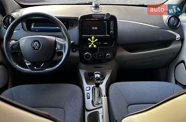 Хэтчбек Renault Zoe 2016 в 